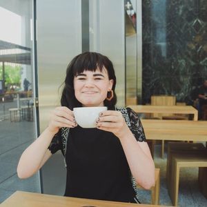 Meet your Posher, Bumblebee